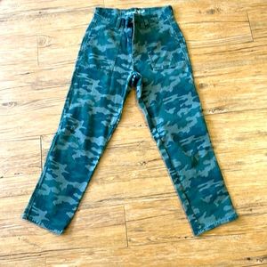 Womens size 6 stretch denim cropped pants